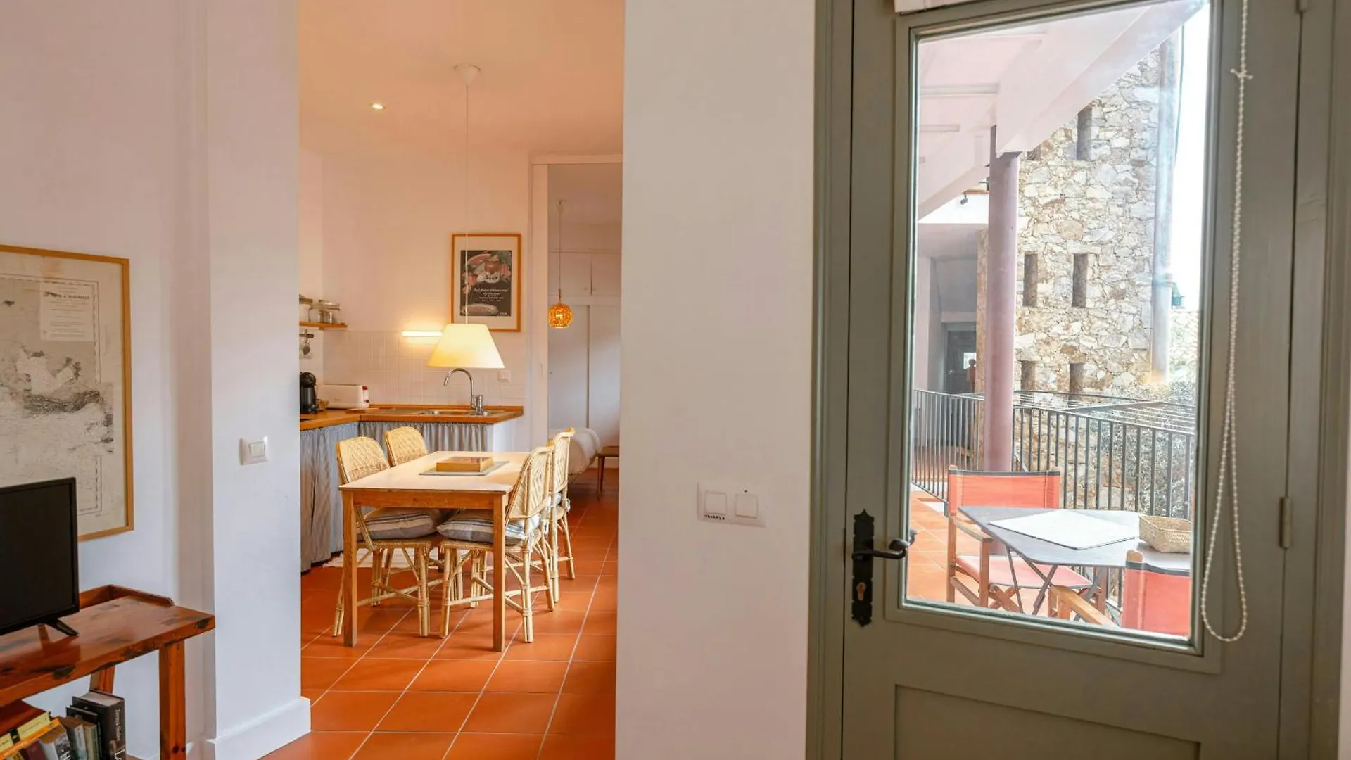 Apartment T5 - Cozy Retreat 50M To Beach Garden Escape Tamariu